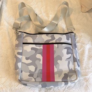 Camp neoprene bag
